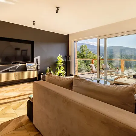 Apartment Larice Vip - Sauna, Balia, Basen *